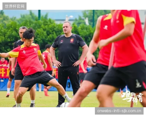 捷克队教练席位几经变动，老帅古碧克需在短时间内整合球队战术思想。